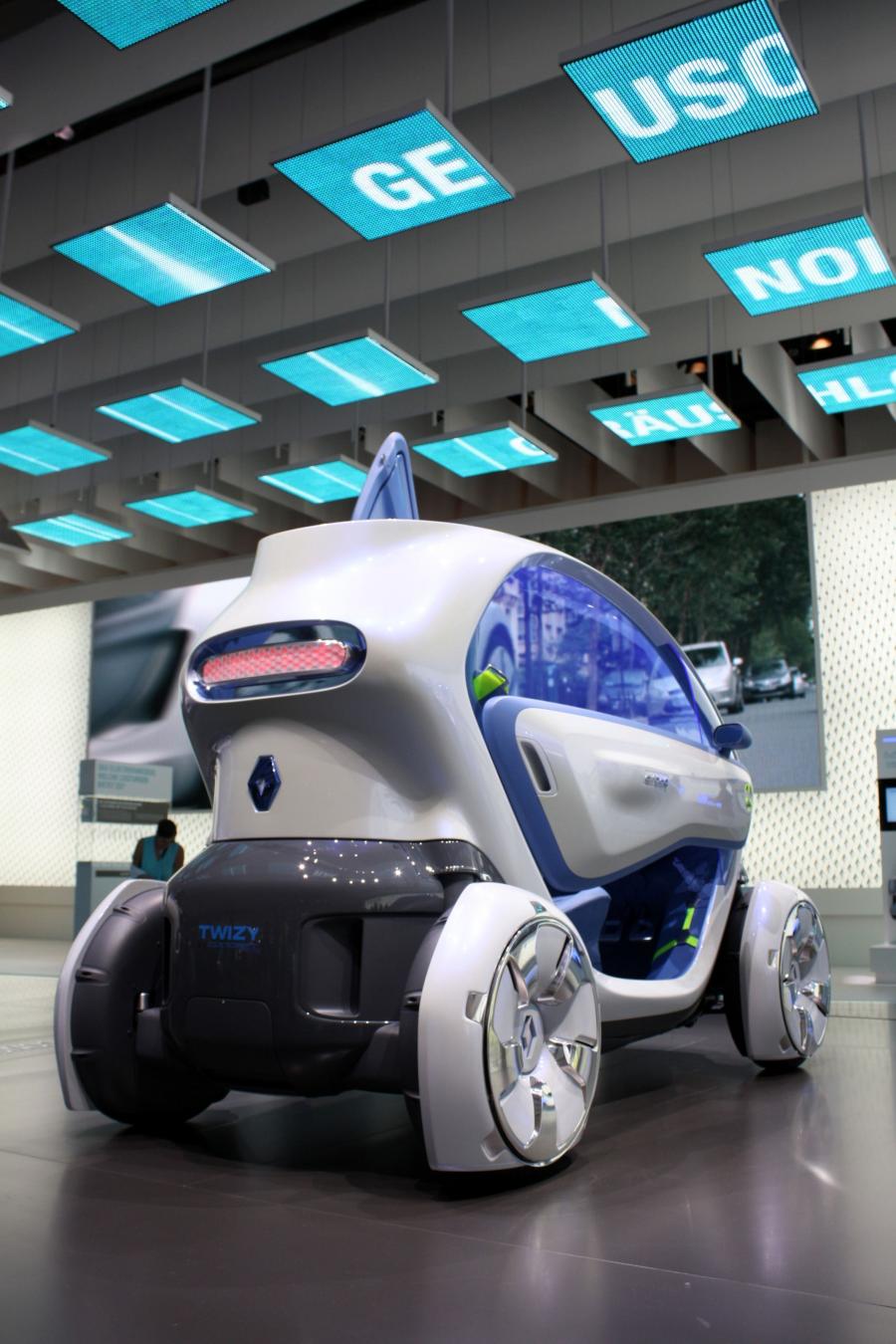  Renault Twizy Z.E. Concept 2009 года  (фото 8 из 41)